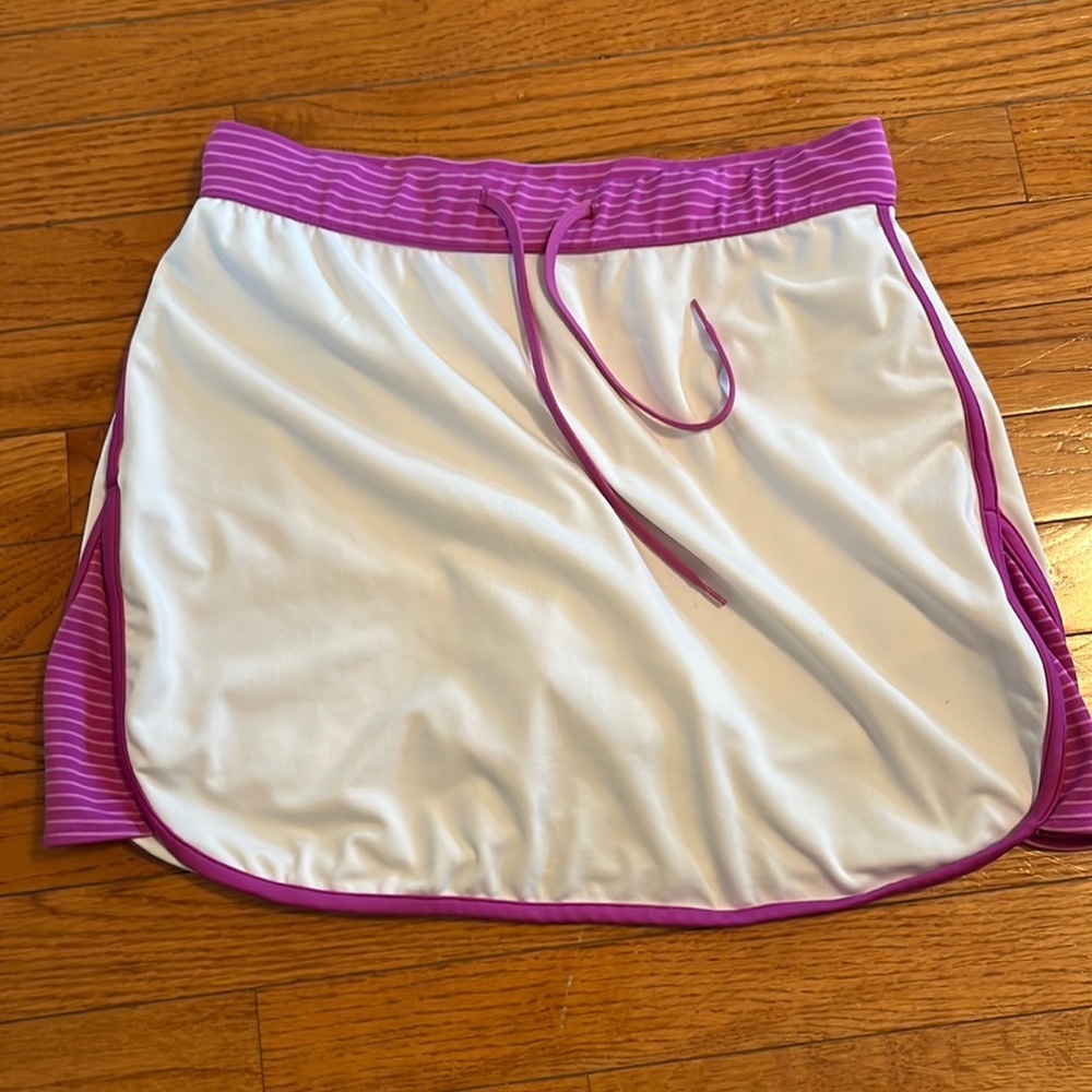 Tommy Armour white and magenta skort